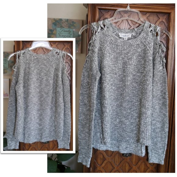 Cloud Chaser Cold Shoulder Sweater -  Sixe XS,  NWOT! - Picture 15 of 16
